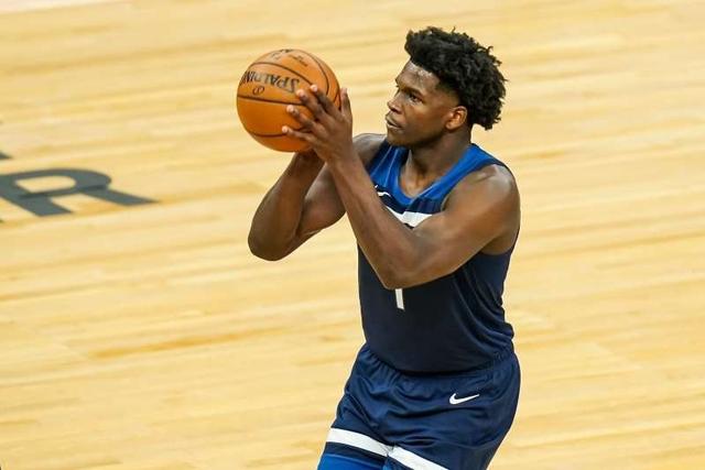 频频失误 频频失误